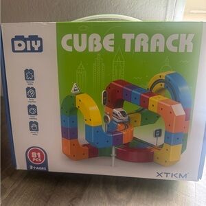 CUBE TRACK TRACK TOYS new in box